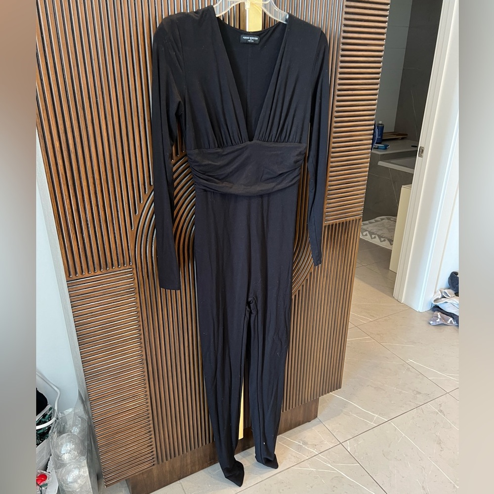 Naked wardrobe Med v neck double lines jumpsuit
